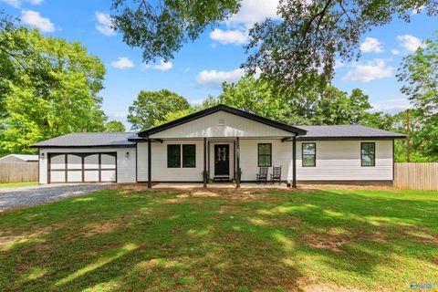 Homes For Sale - 5345 County Road 747<br/> Cullman, AL 35058