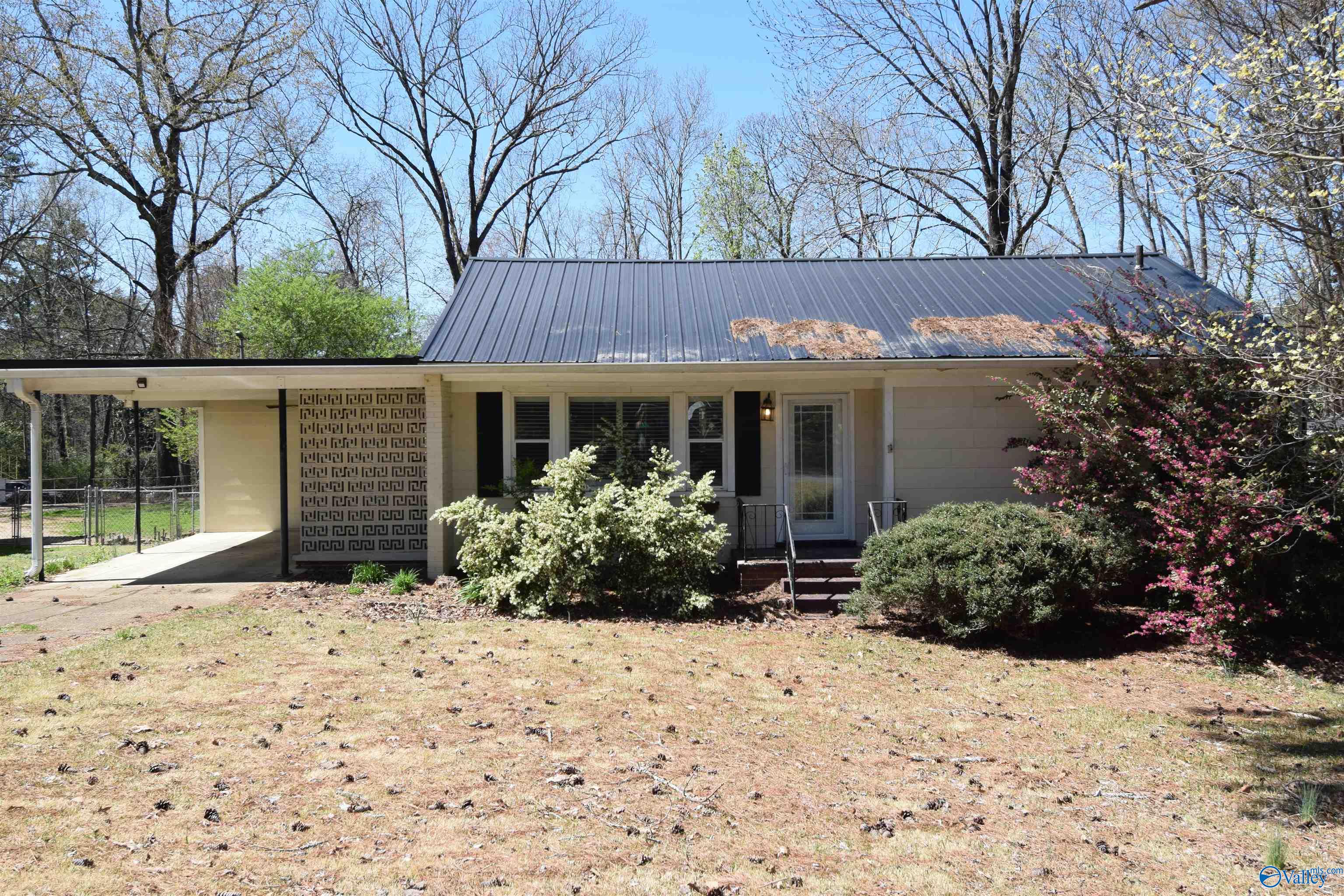 1928 Lookout Circle, Gadsden, Alabama image 2