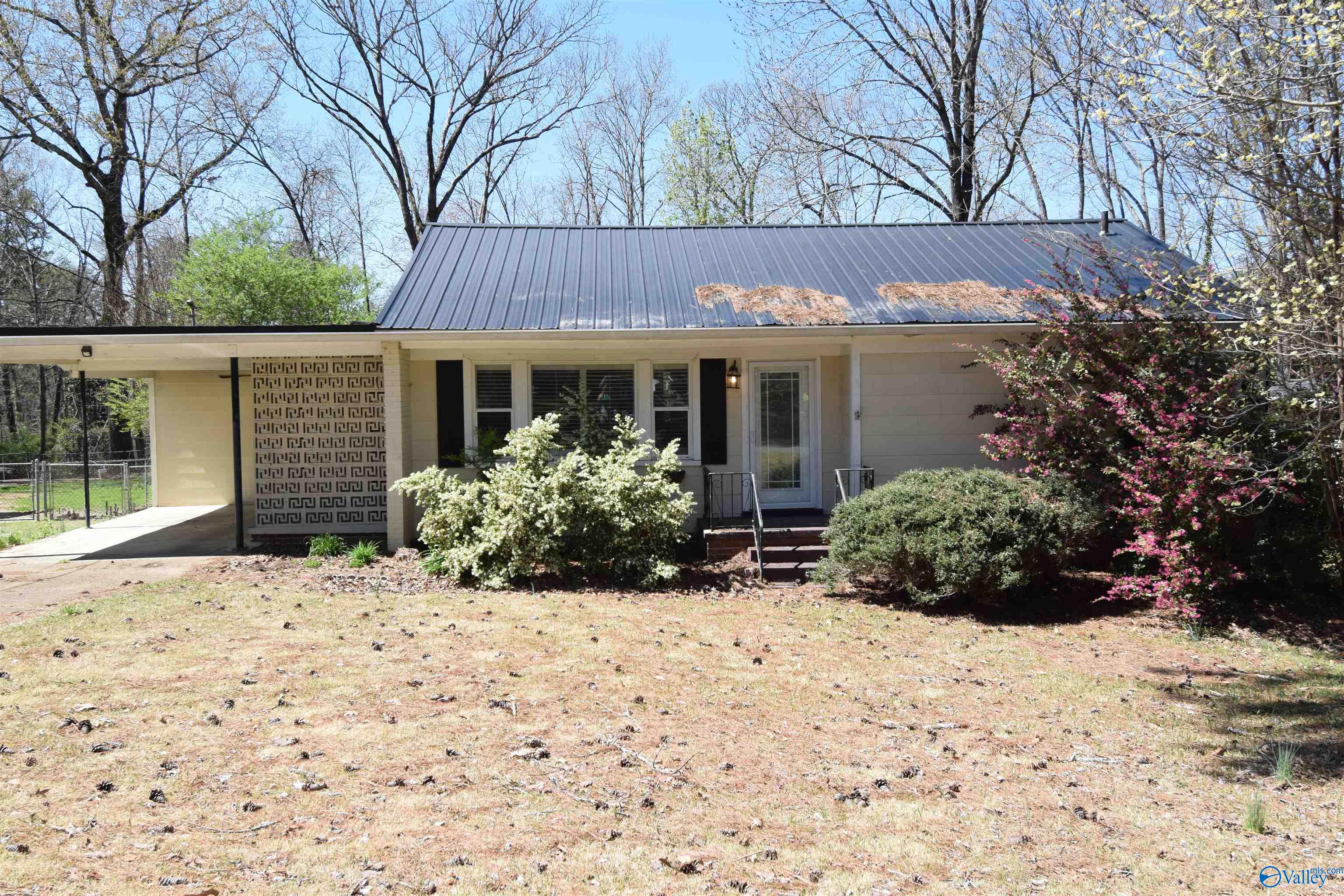 1928 Lookout Circle, Gadsden, Alabama image 1