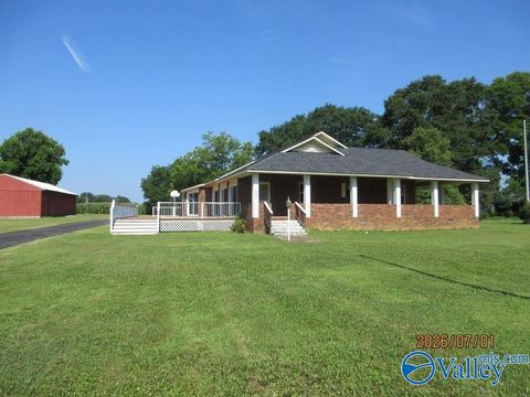 Homes For Sale - 2372 Old Gurley Pike<br/> New Hope, AL 35760