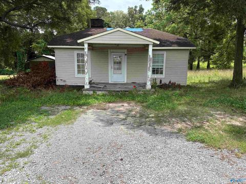 Homes For Sale - 624 Holmes Avenue<br/> Jackson County, Bridgeport, AL 35740