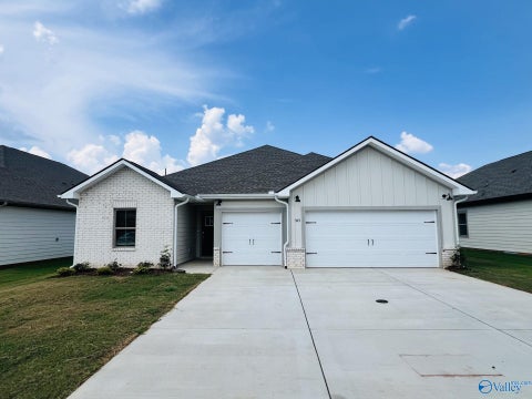 Homes For Rent - 309 Susan Lynn Drive<br/> Meridianville, AL 35759