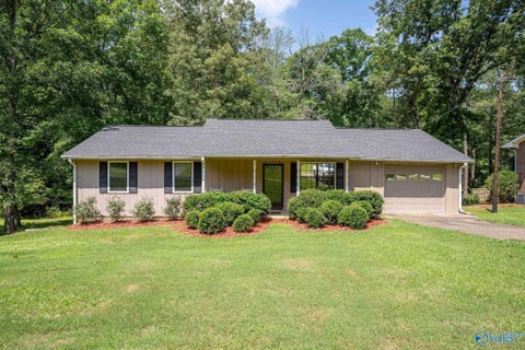 Homes For Sale - 206 Sunset Street<br/> Centre, AL 35960