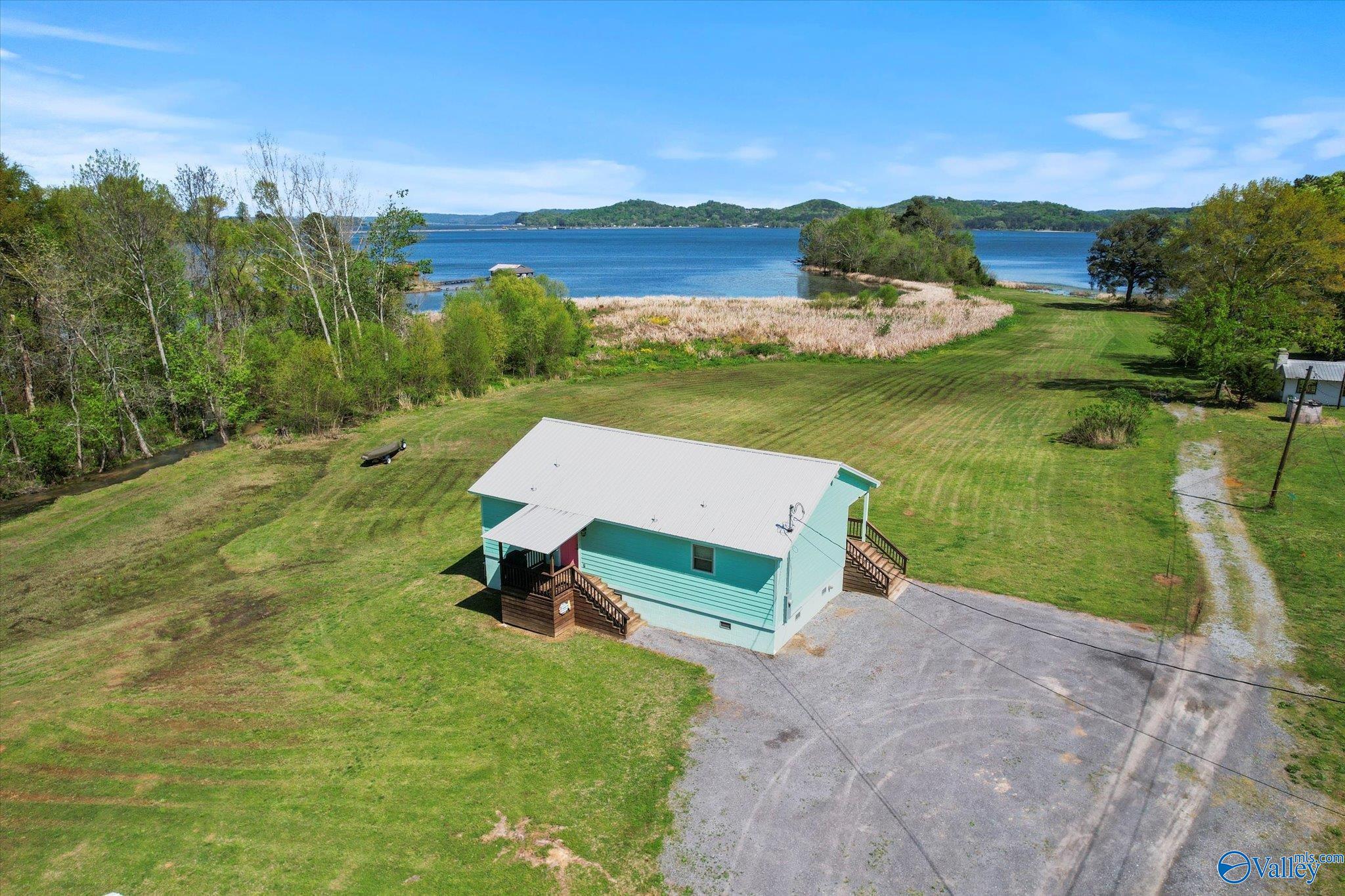 241 Bennett Private Drive, Guntersville, Alabama image 6