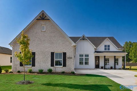 Photo of 6041 Margie Collins Drive, Owens Cross Roads, AL 35763 (MLS # 21917214)