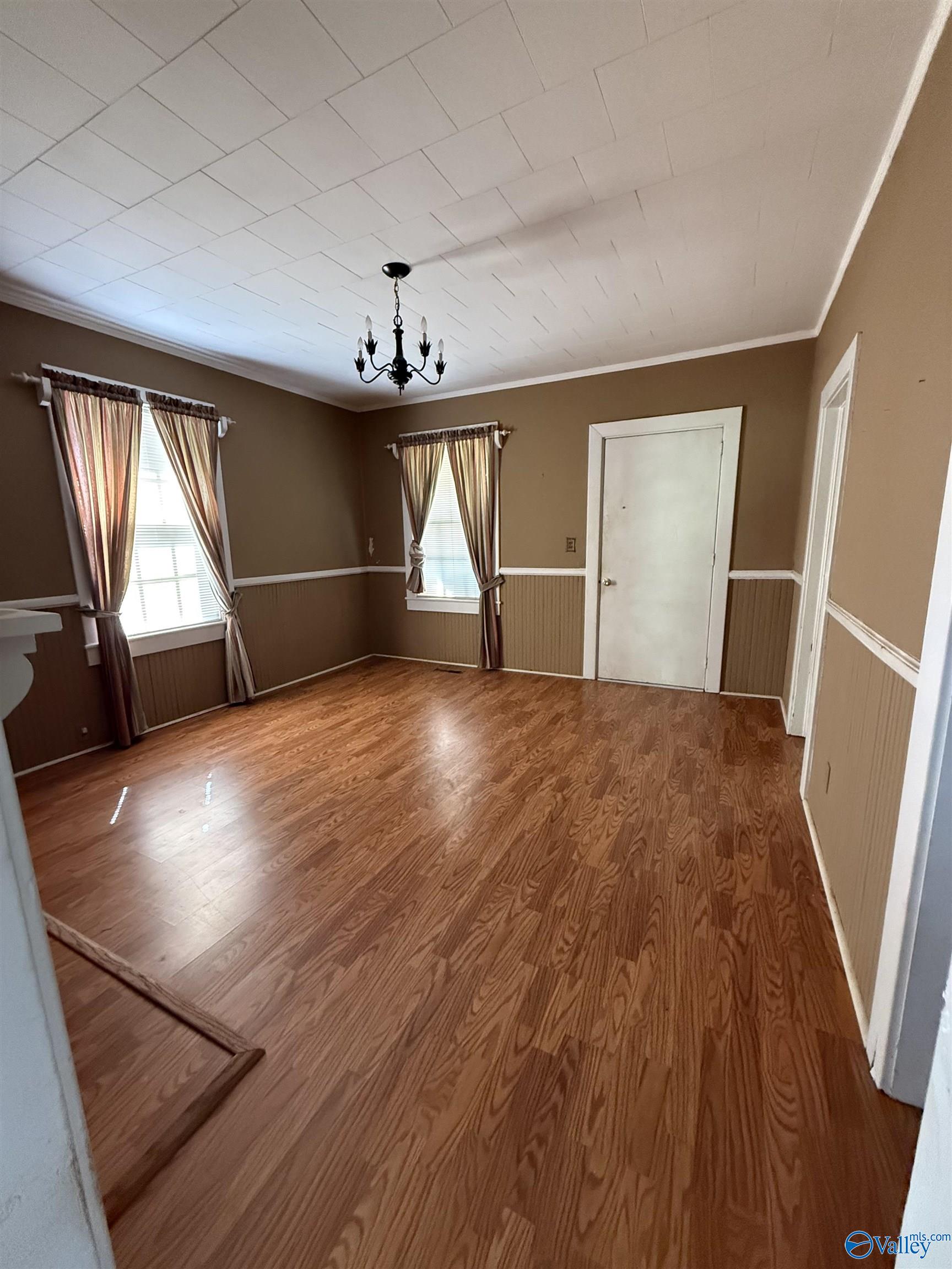 30 W Tuscaloosa Avenue