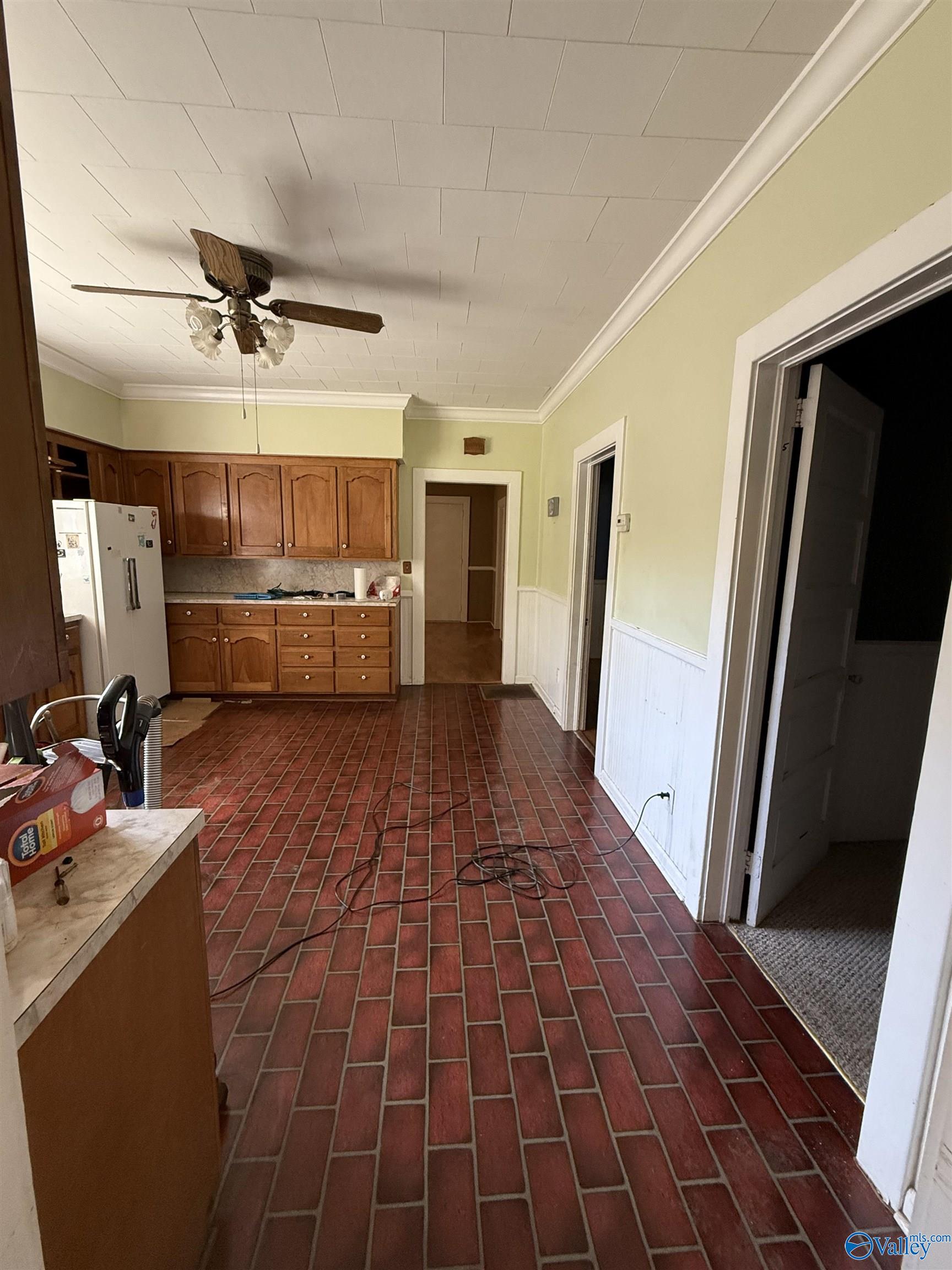 30 W Tuscaloosa Avenue