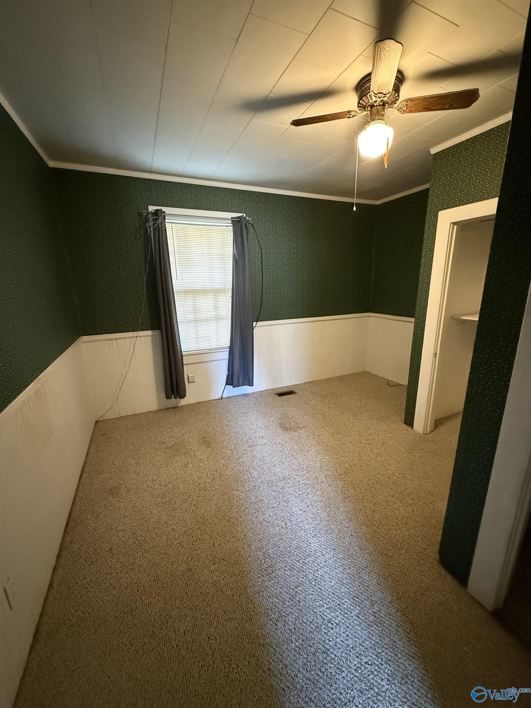 30 W Tuscaloosa Avenue