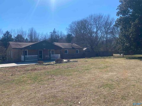 Photo of 1072 Ryland Pike, Huntsville, AL 35811 (MLS # 21910095)