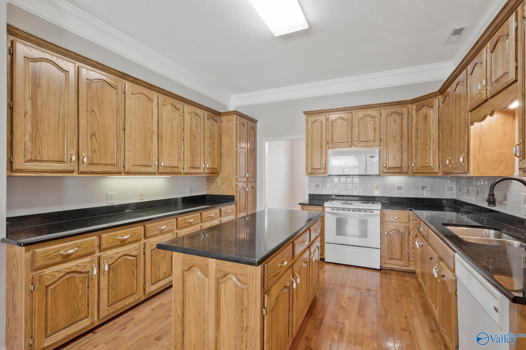 27783 Kim Drive, Harvest, Alabama image 14