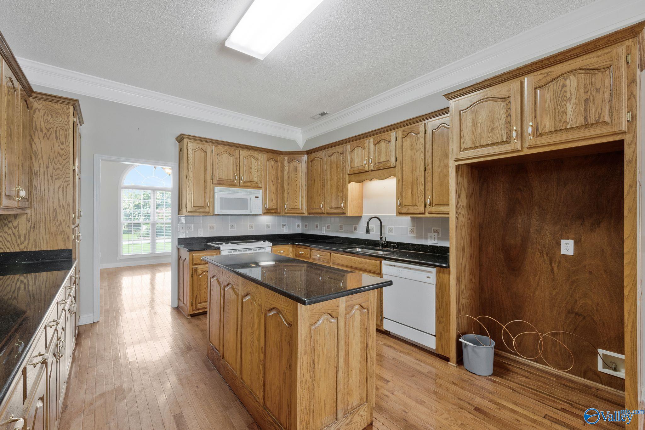 27783 Kim Drive, Harvest, Alabama image 13