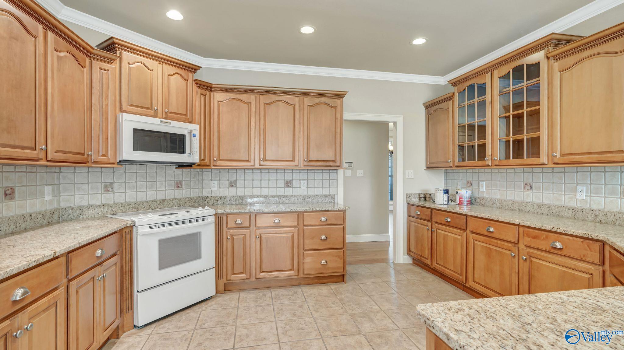 22180 Diamond Pointe Drive, Athens, Alabama image 15