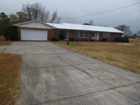 Homes For Sale - 15897 County Road 50<br/> Groveoak, AL 35975