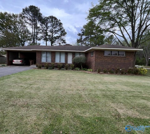 Homes For Sale - 116 Edna Street<br/> Moulton, AL 35650