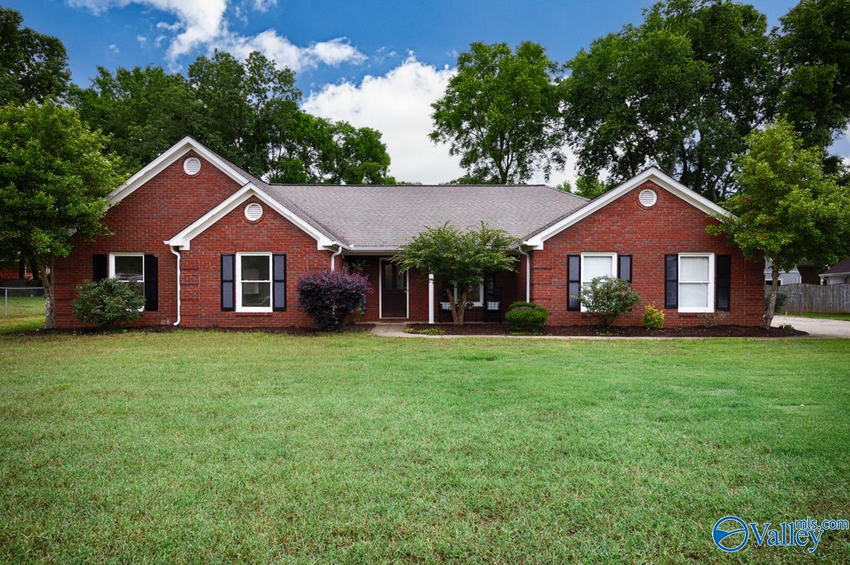 105 Chinook Trail, Madison, Alabama image 2