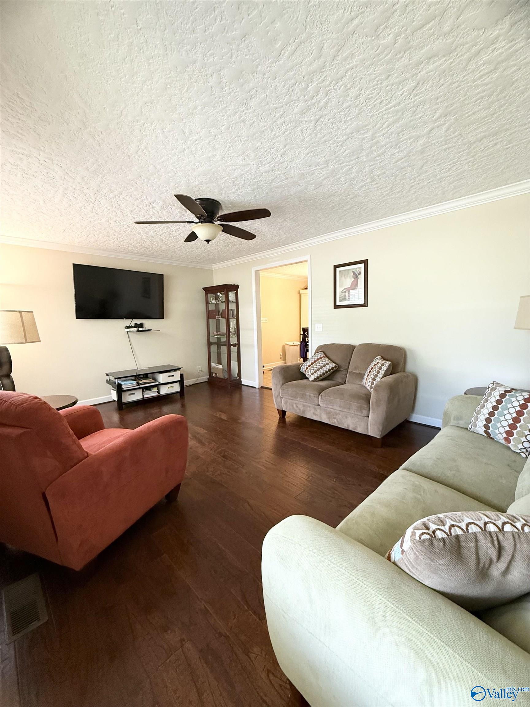 3915 Oak Breeze Road
