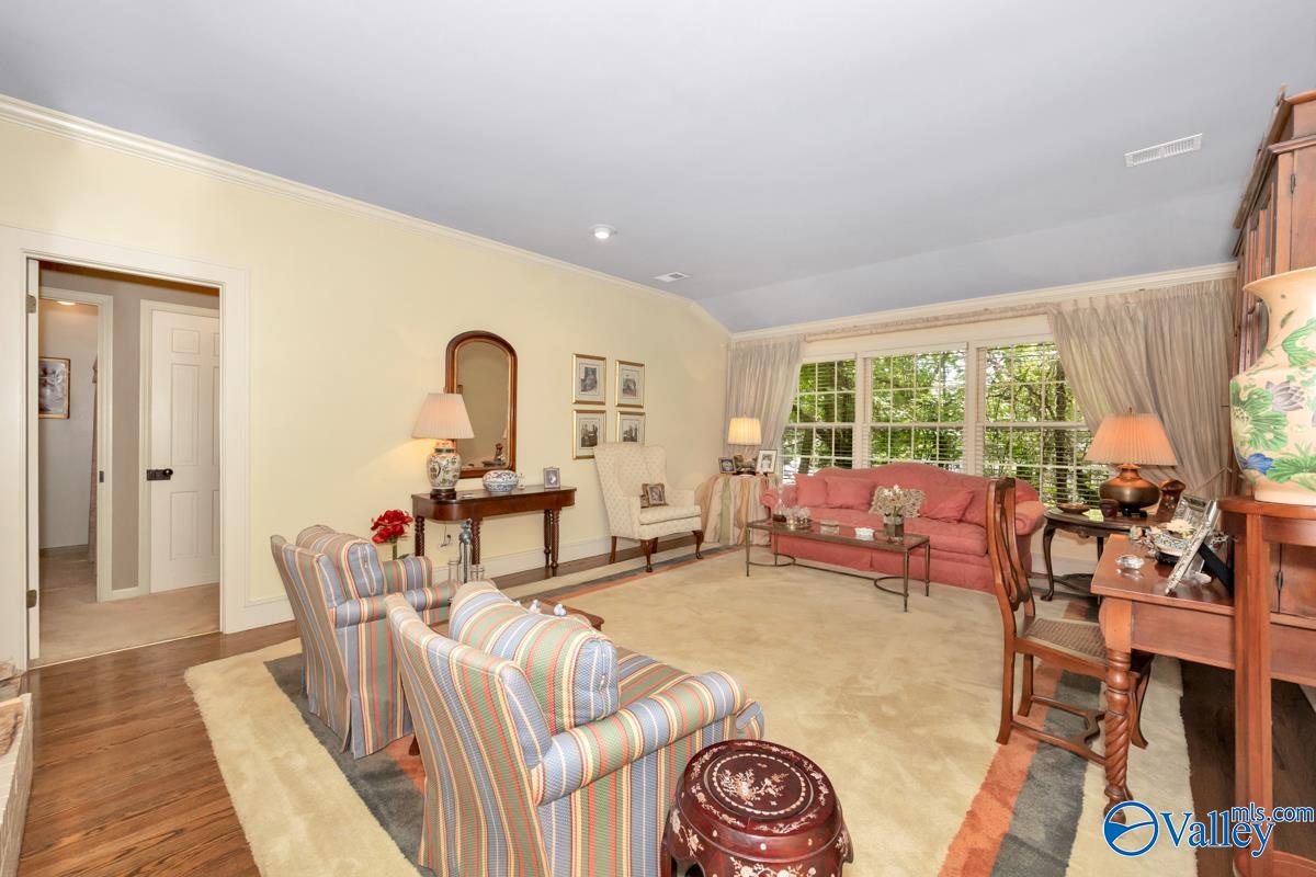 Huntsville, Alabama 35801, United States, 5 Bedrooms Bedrooms, ,4 BathroomsBathrooms,Residential,Active,207706