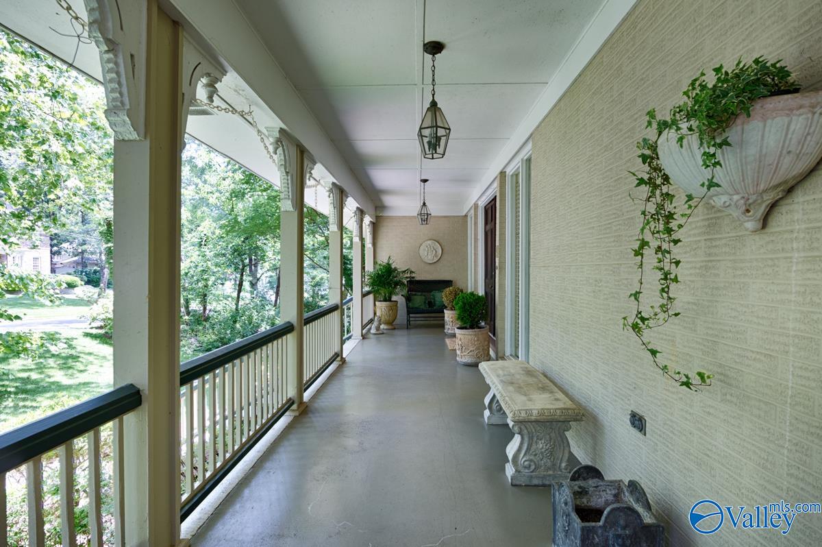 Huntsville, Alabama 35801, United States, 5 Bedrooms Bedrooms, ,4 BathroomsBathrooms,Residential,Active,207706