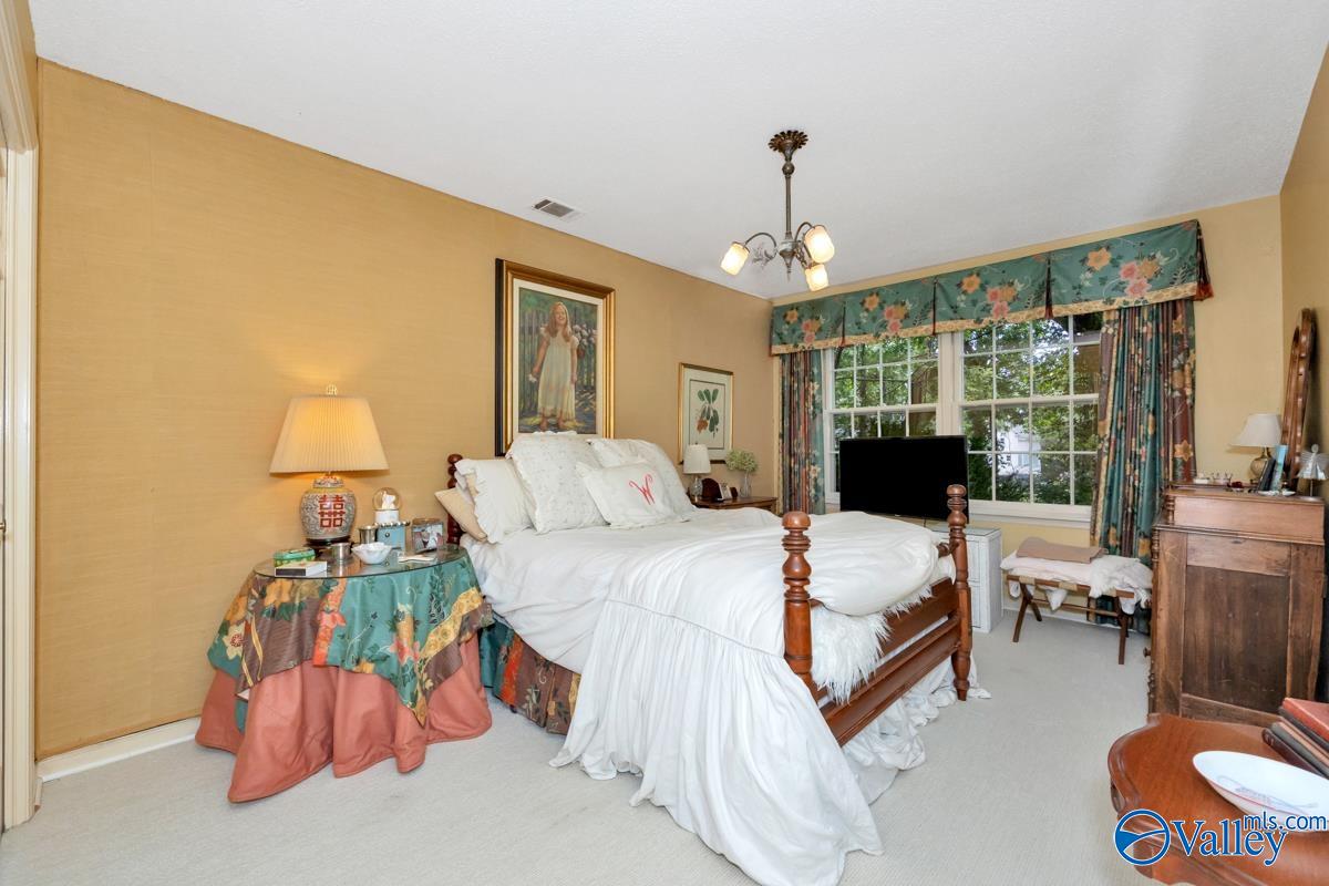 Huntsville, Alabama 35801, United States, 5 Bedrooms Bedrooms, ,4 BathroomsBathrooms,Residential,Active,207706