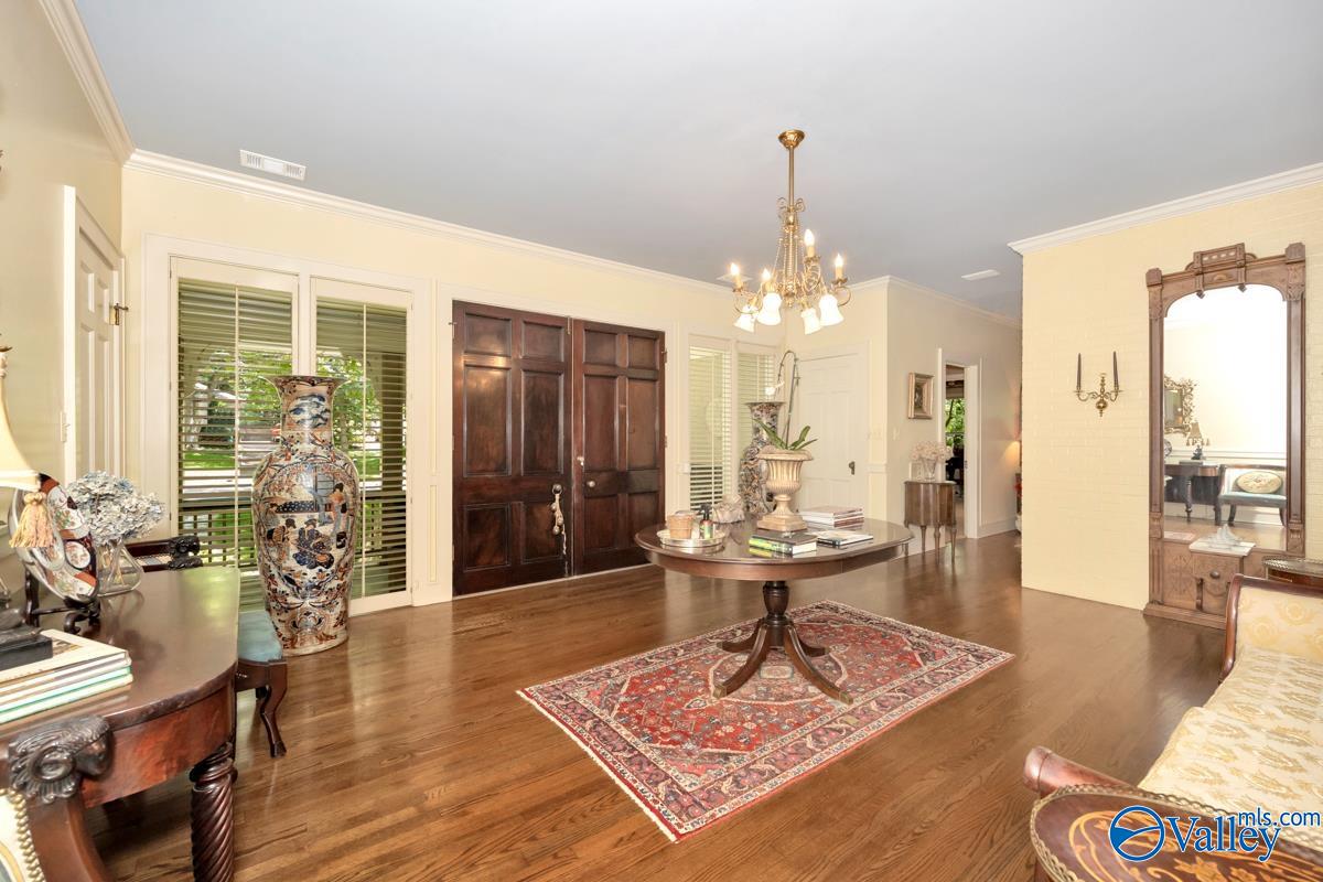 Huntsville, Alabama 35801, United States, 5 Bedrooms Bedrooms, ,4 BathroomsBathrooms,Residential,Active,207706