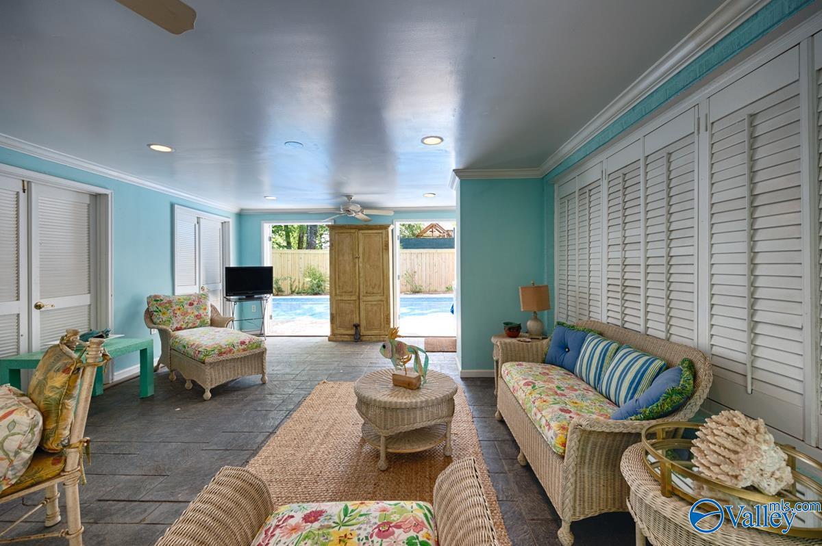 Huntsville, Alabama 35801, United States, 5 Bedrooms Bedrooms, ,4 BathroomsBathrooms,Residential,Active,207706