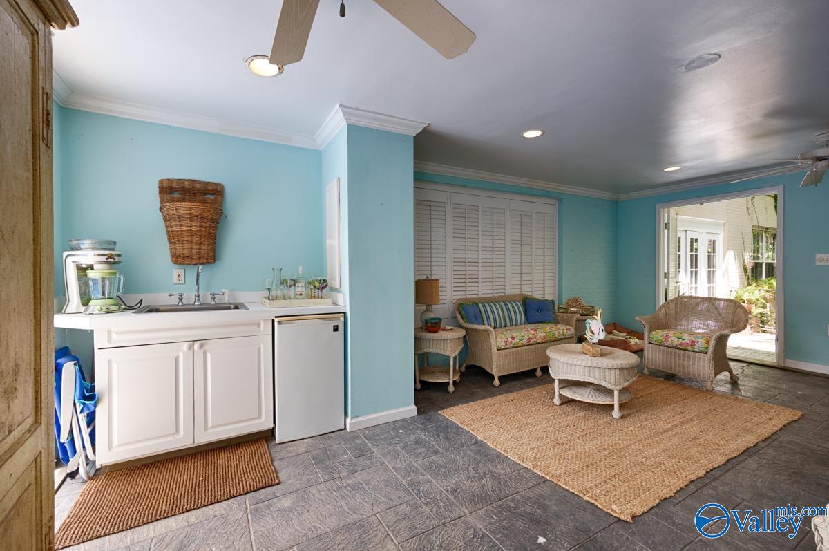 Huntsville, Alabama 35801, United States, 5 Bedrooms Bedrooms, ,4 BathroomsBathrooms,Residential,Active,207706