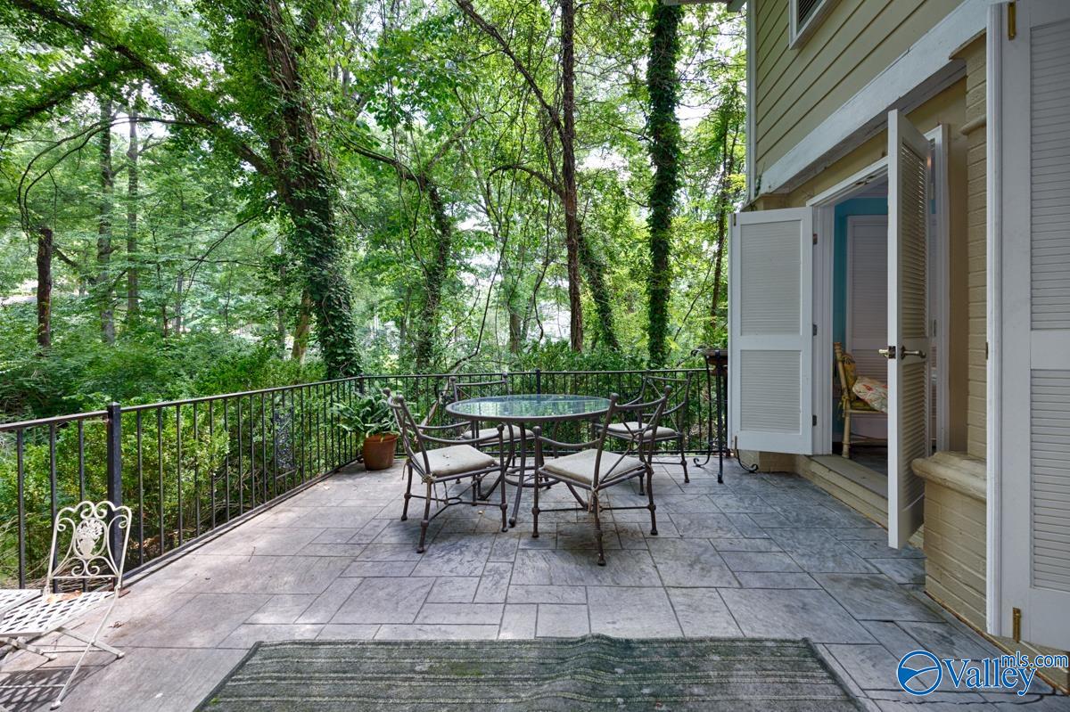 Huntsville, Alabama 35801, United States, 5 Bedrooms Bedrooms, ,4 BathroomsBathrooms,Residential,Active,207706