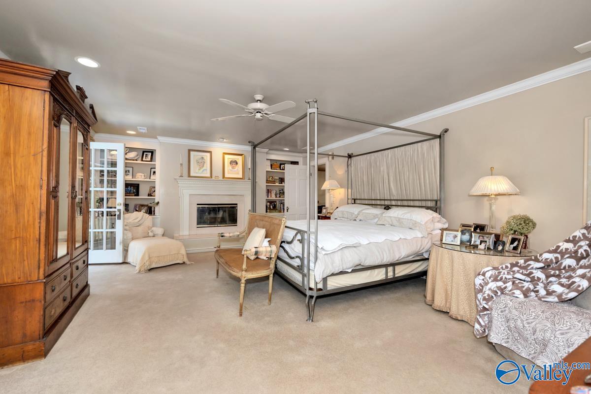 Huntsville, Alabama 35801, United States, 5 Bedrooms Bedrooms, ,4 BathroomsBathrooms,Residential,Active,207706