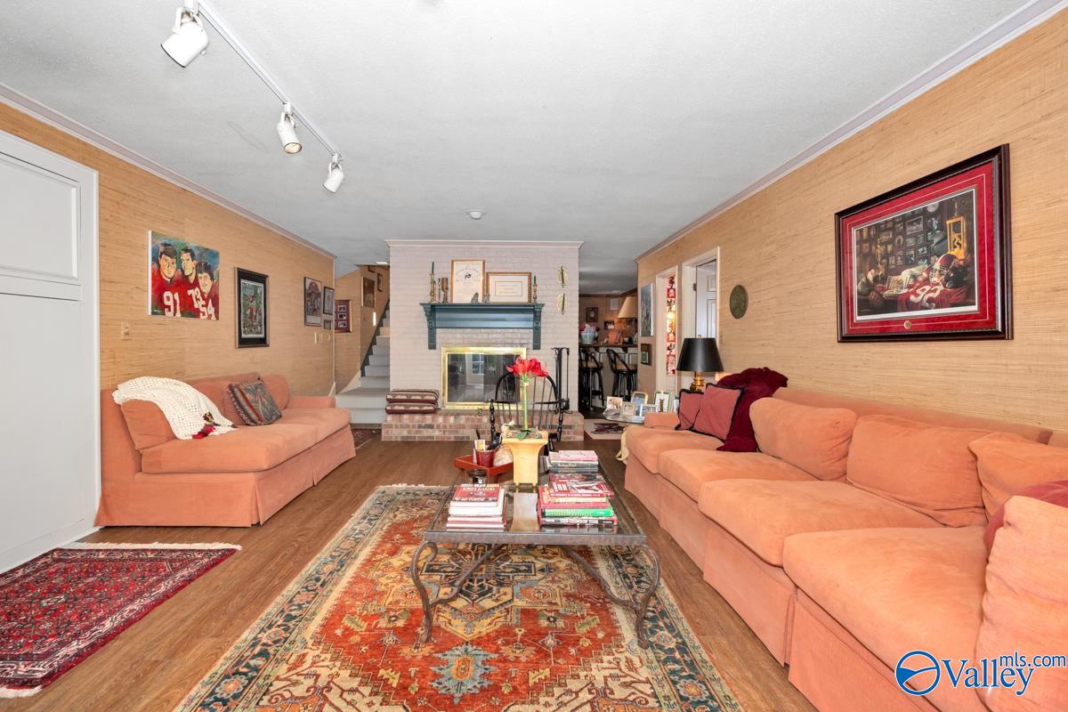 Huntsville, Alabama 35801, United States, 5 Bedrooms Bedrooms, ,4 BathroomsBathrooms,Residential,Active,207706