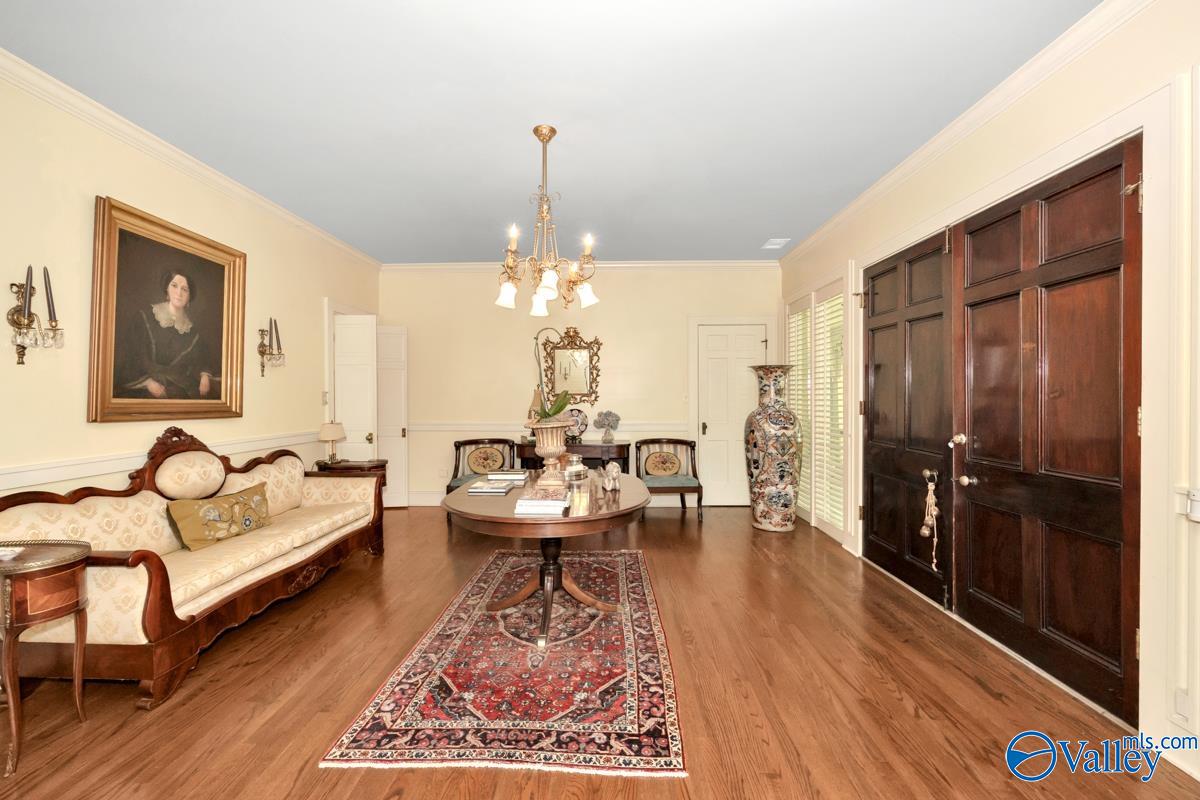 Huntsville, Alabama 35801, United States, 5 Bedrooms Bedrooms, ,4 BathroomsBathrooms,Residential,Active,207706