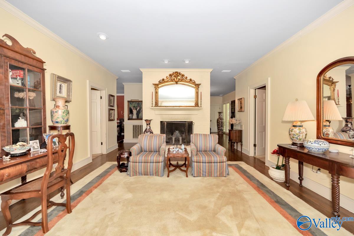 Huntsville, Alabama 35801, United States, 5 Bedrooms Bedrooms, ,4 BathroomsBathrooms,Residential,Active,207706