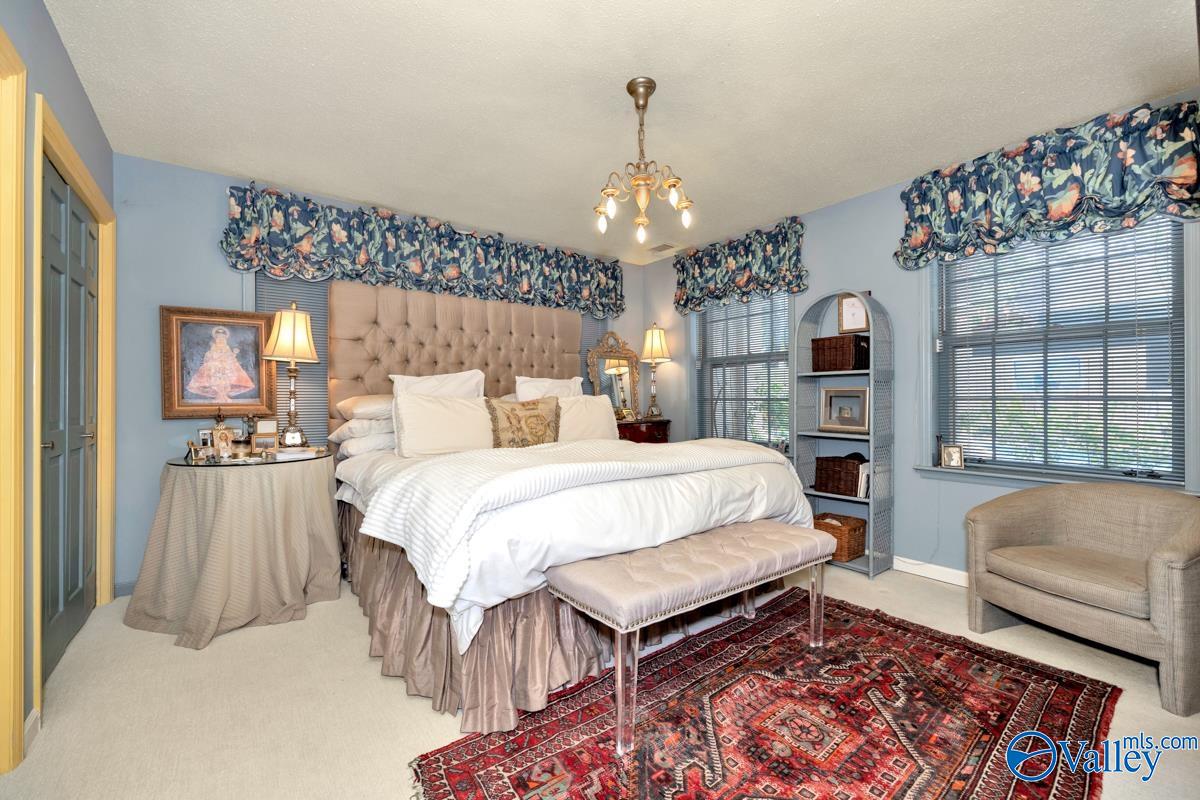 Huntsville, Alabama 35801, United States, 5 Bedrooms Bedrooms, ,4 BathroomsBathrooms,Residential,Active,207706