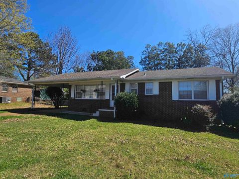 Homes For Sale - 618 Austin Drive<br/> Huntsville, AL 35805
