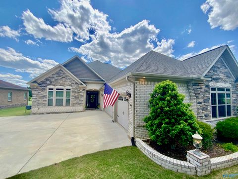 Homes For Sale - 104 Railway Lane<br/> Huntsville, AL 35803