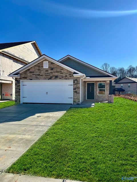 Homes For Sale - 28058 Caperton Drive<br/> Harvest, AL 35749