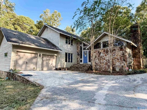 Homes For Sale - 134 Windy Hill Road<br/> Rainbow City, AL 35906