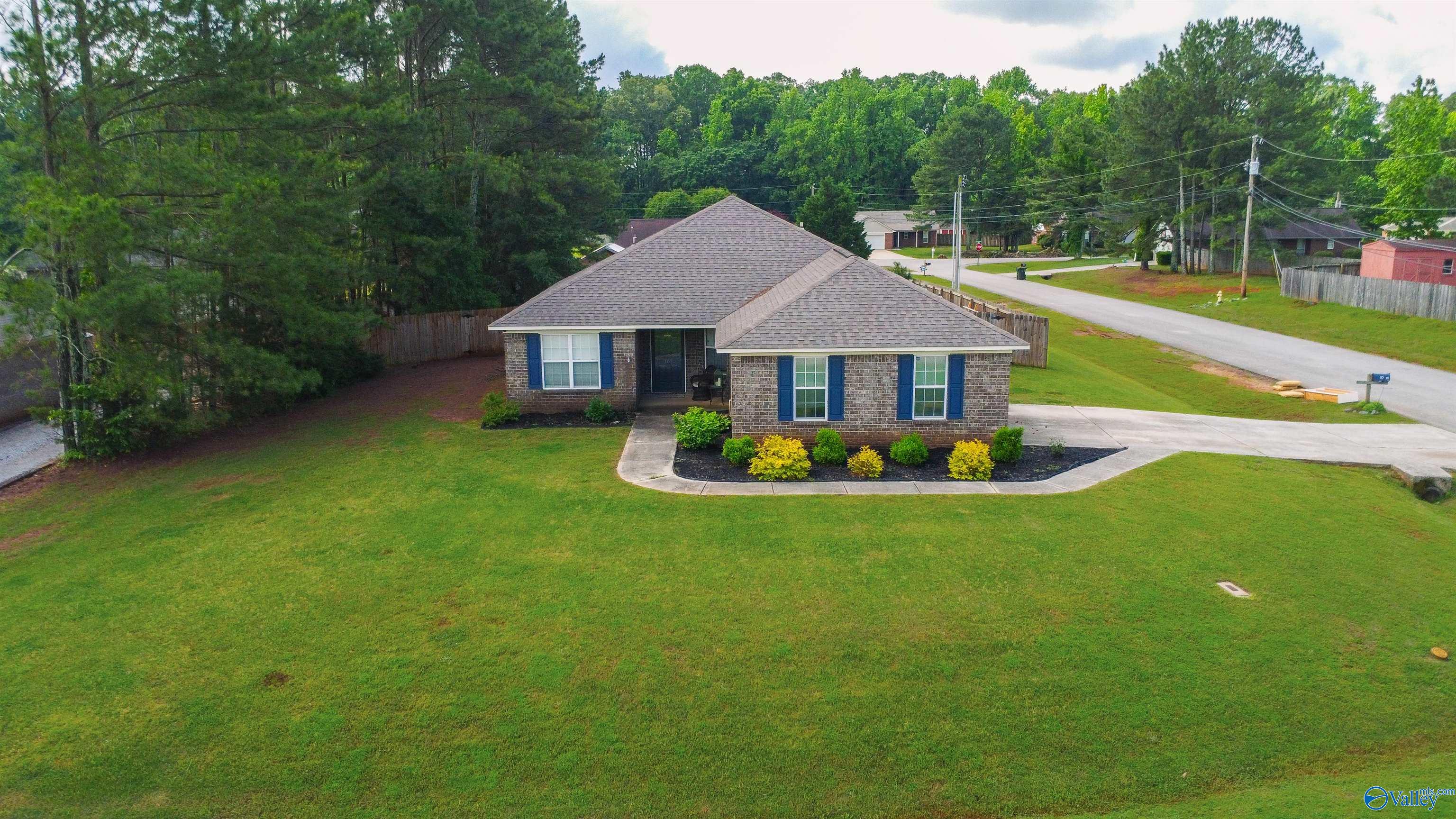 101 Balsam Poplar Way, Harvest, Alabama image 1