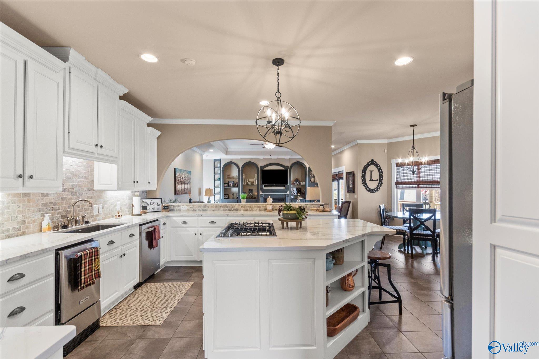 5522 Cedar Mill Drive, Guntersville, Alabama image 17