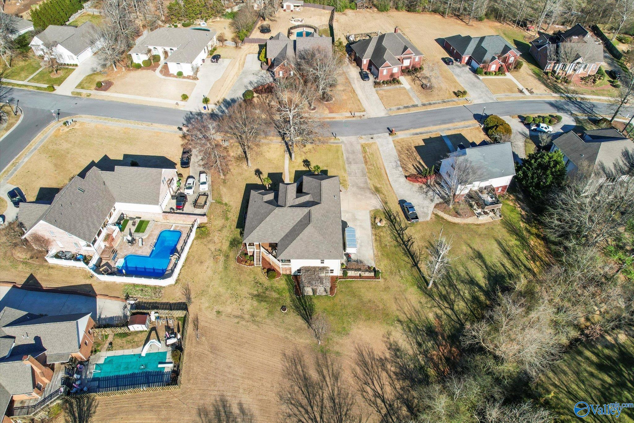5522 Cedar Mill Drive, Guntersville, Alabama image 44