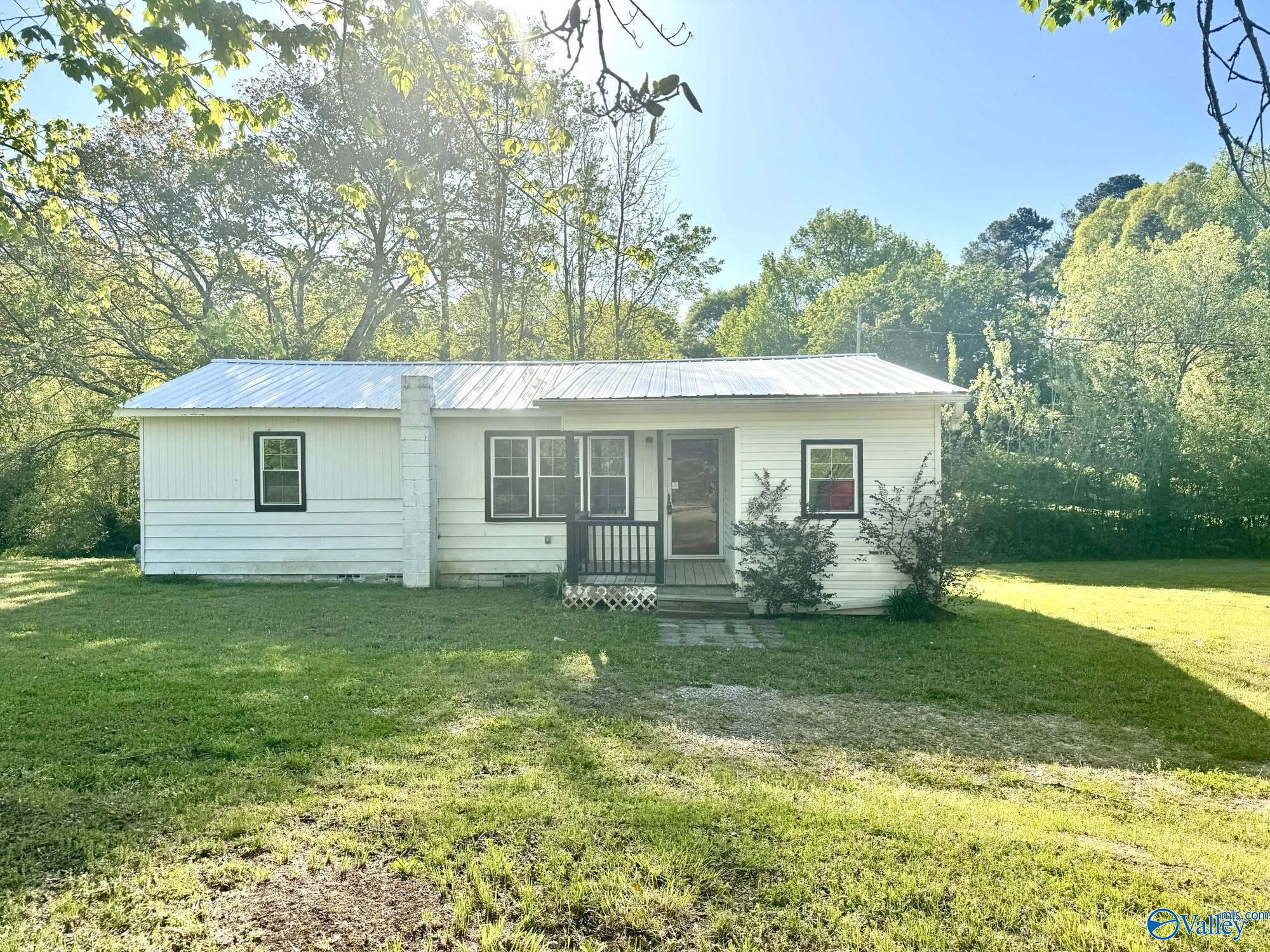 291 Hall Circle, Guntersville, Alabama image 2