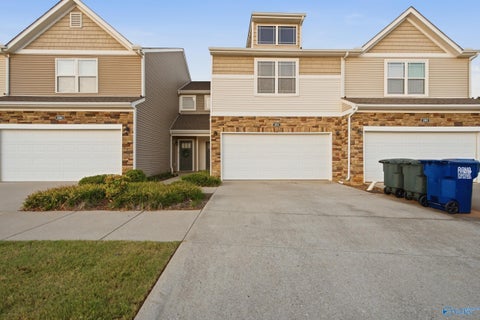 Townhouse For Rent - 204 Falling Water Lane<br/> Madison, AL 35756