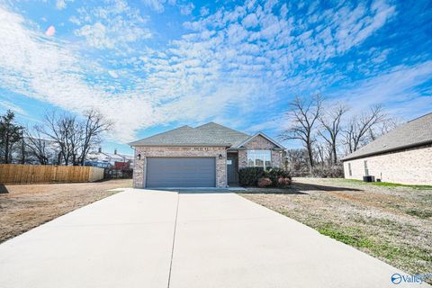 Homes For Sale - 152 Harmony Drive<br/> Tuscumbia, AL 35674