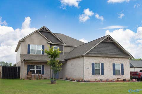 Homes For Sale - 20005 Pebble Brook Lane<br/> Athens, AL 35611