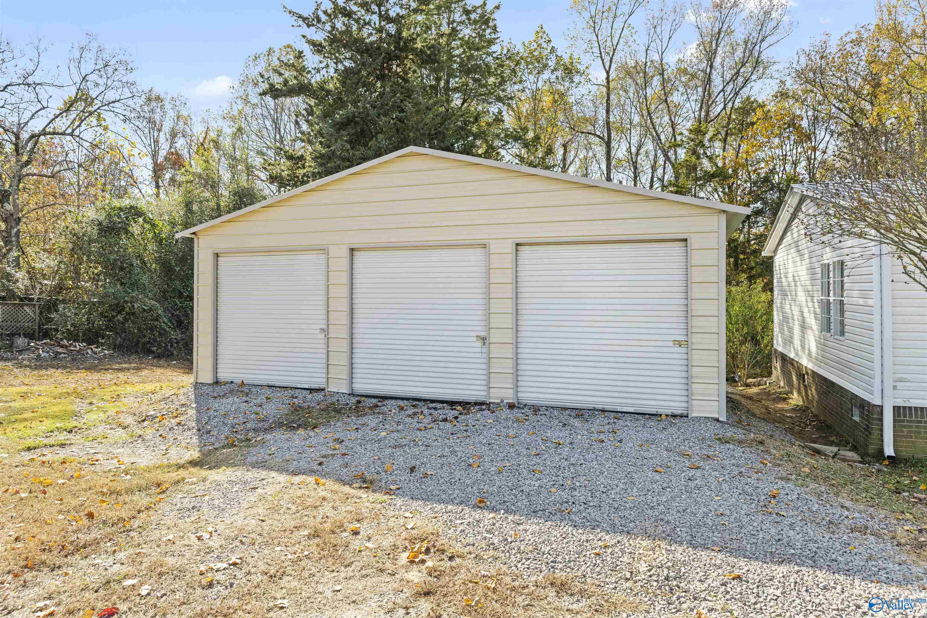 8585 County Road 1082