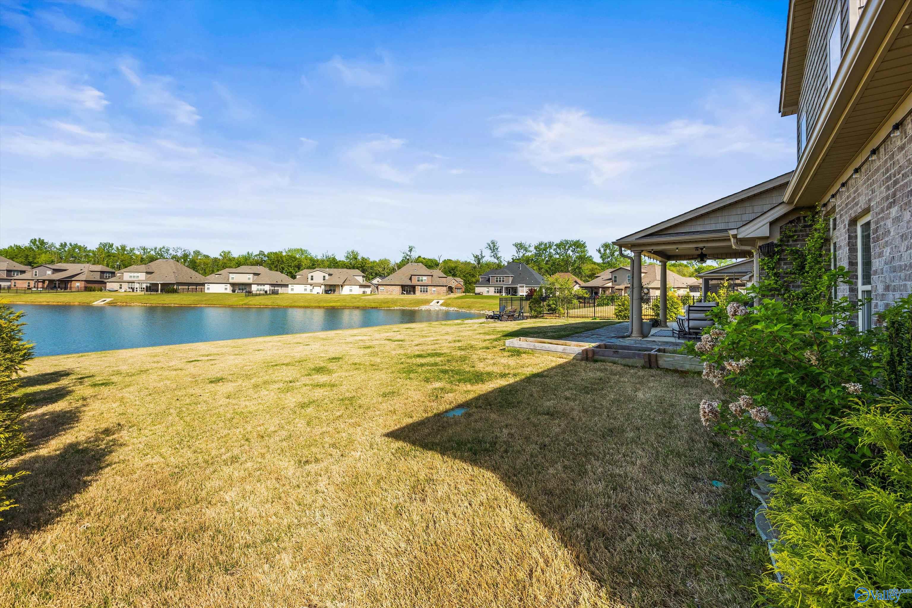 7437 Flint Crossing Circle