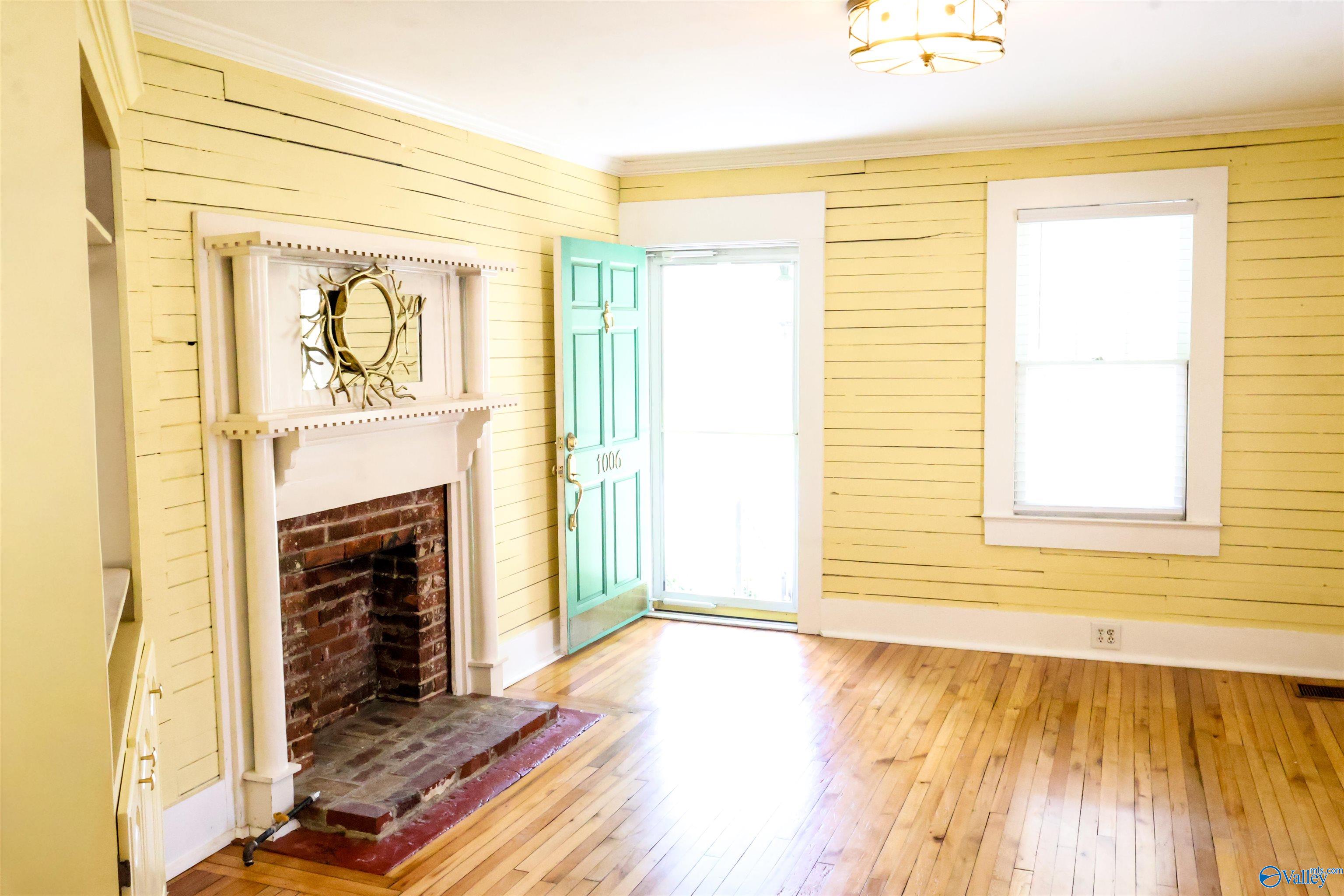 1006 Barkley Street SW