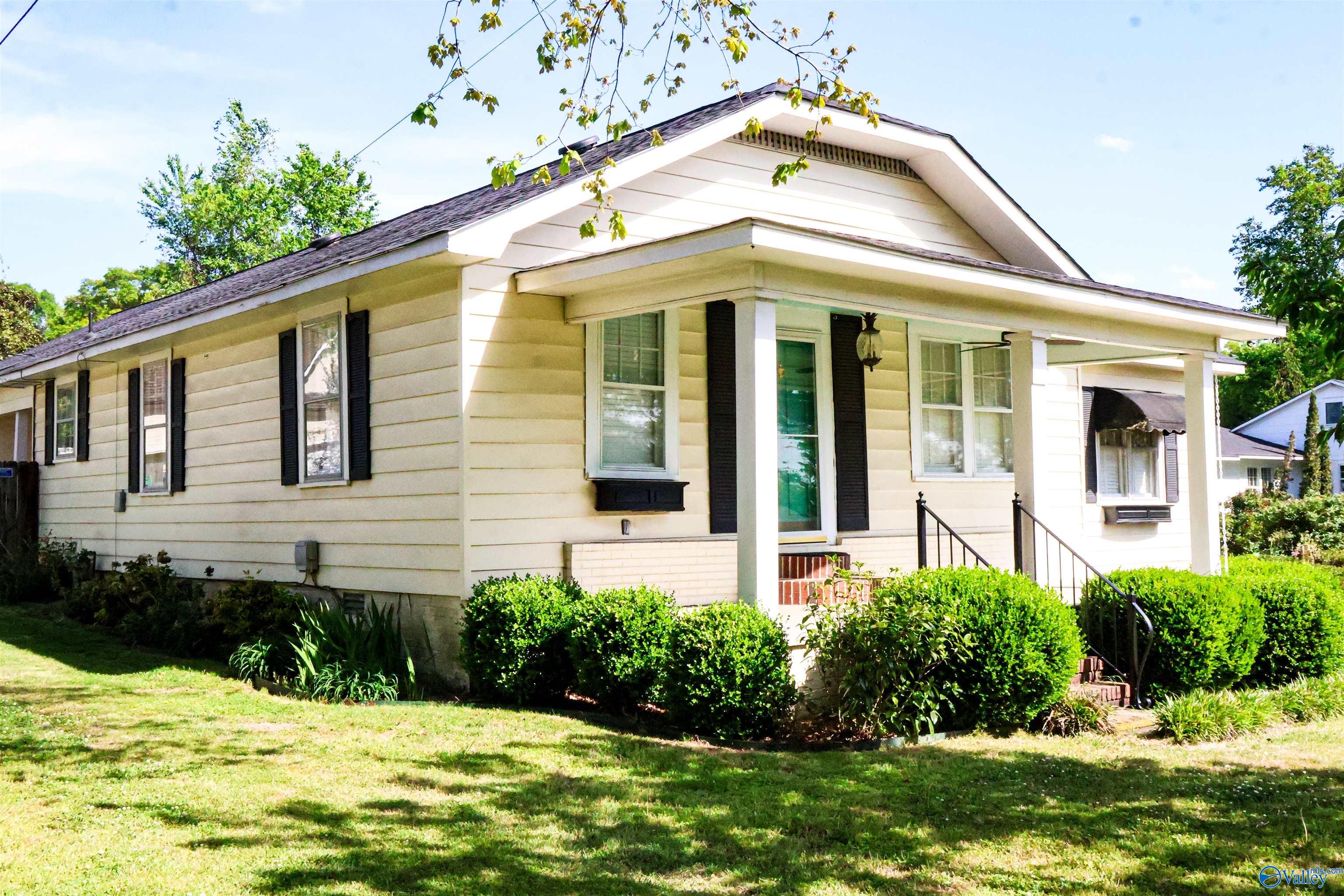 1006 Barkley Street SW