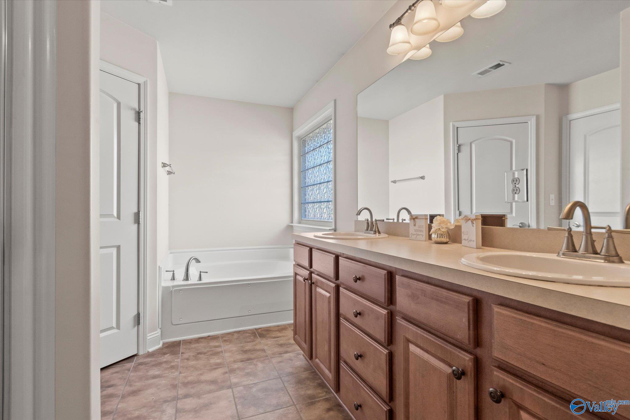 5008 Montauk Trail, Owens Cross Roads, Alabama image 12