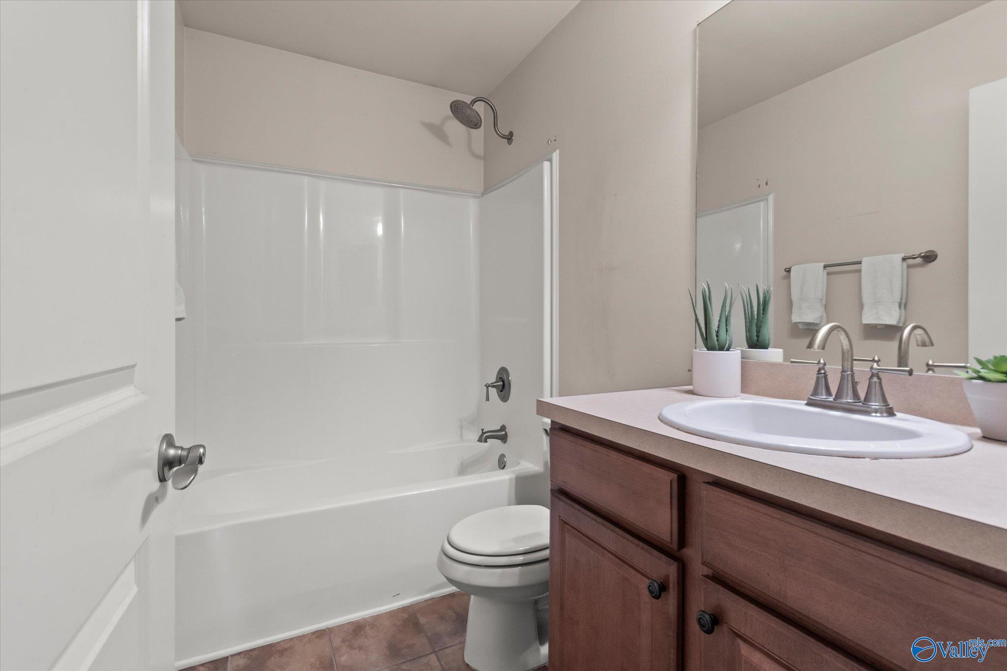 5008 Montauk Trail, Owens Cross Roads, Alabama image 11