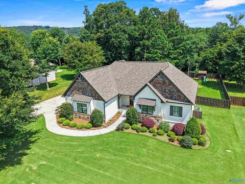 Homes For Sale - 180 Greystone Pass<br/> Marshall County, Guntersville, AL 35976